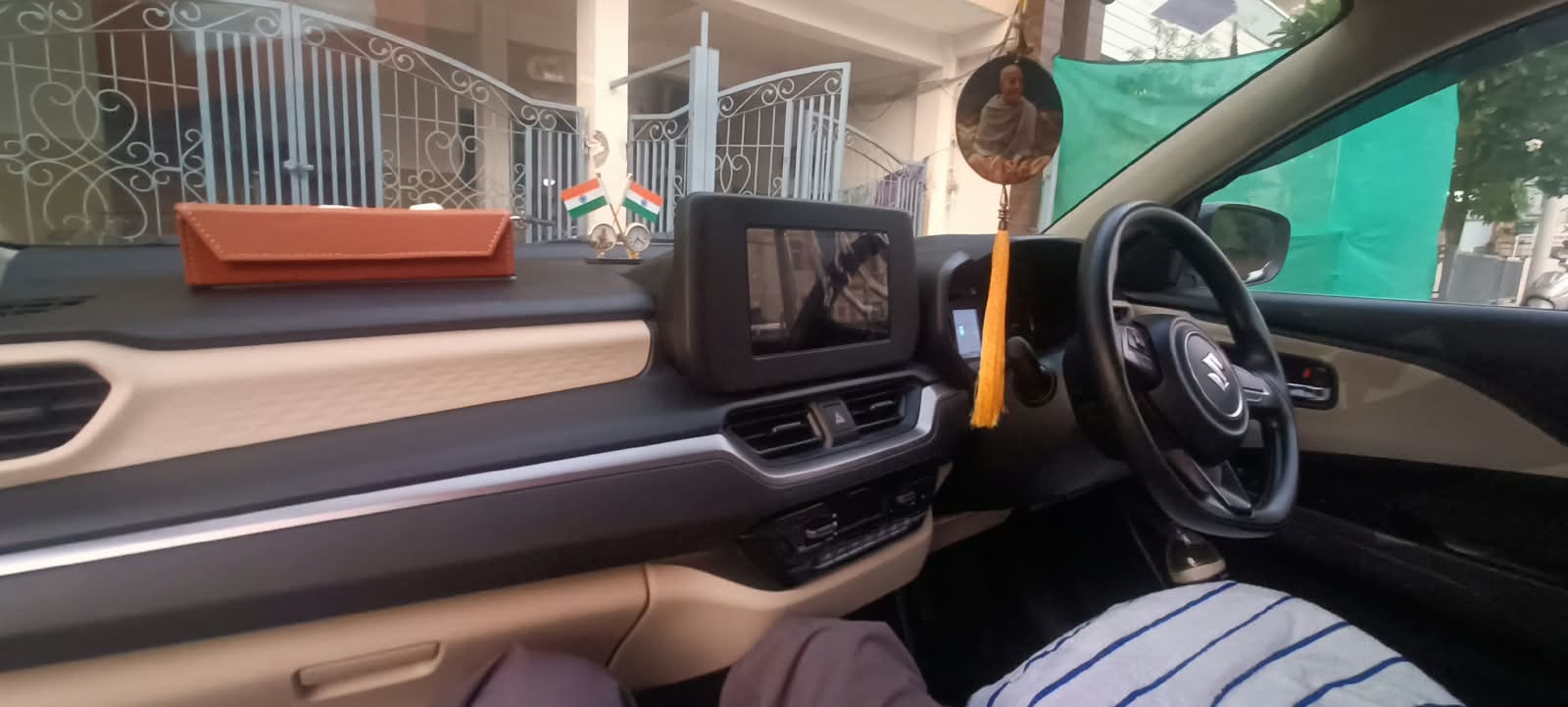 Family tour taxi service in Gwalior